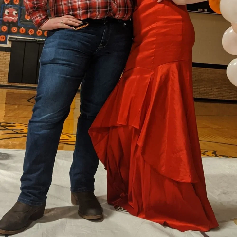 Red mermaid style dress - Picture 6 of 7